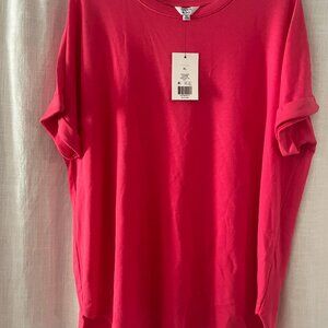 NWT - Crown & Ivy rounded hem tee (XL)